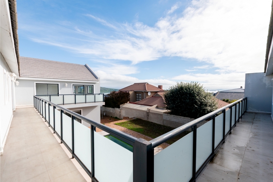 6 Bedroom Property for Sale in Myburgh Park Western Cape